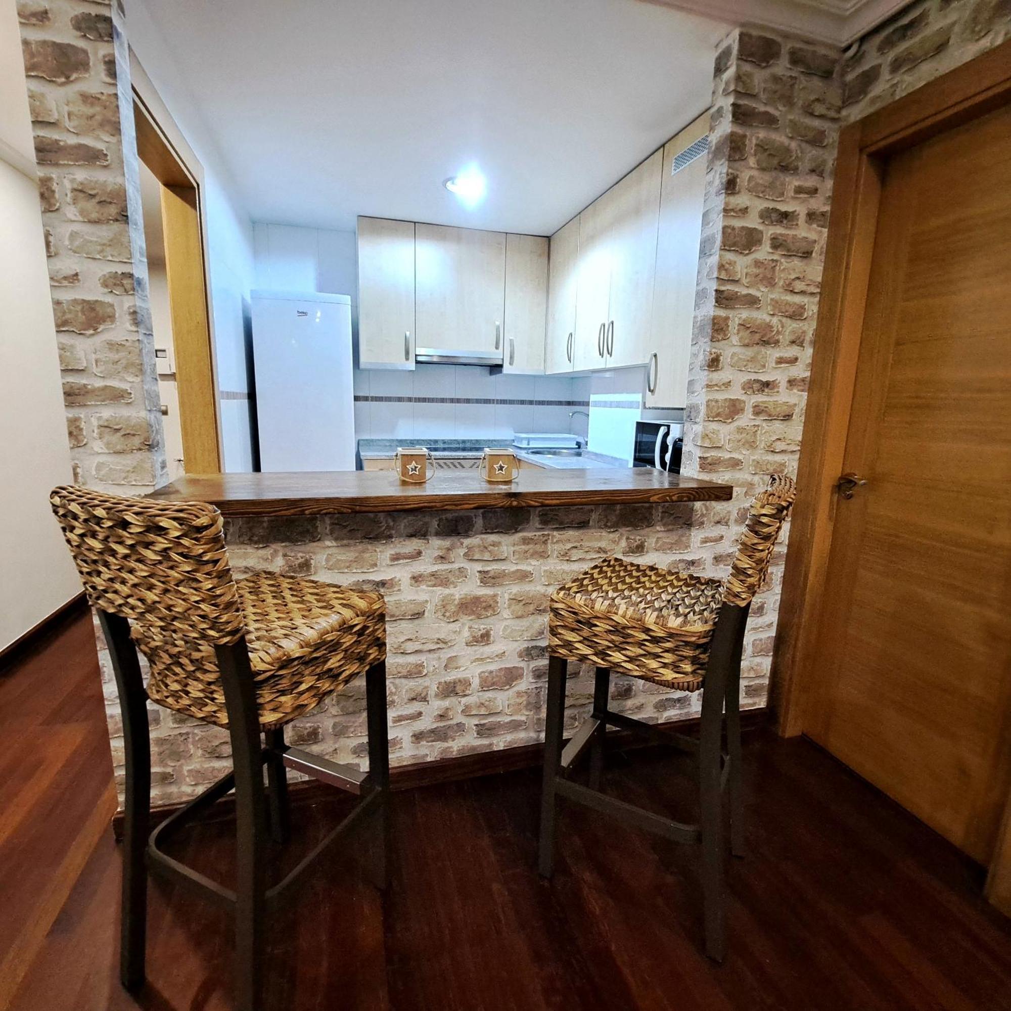 Apartamento Con Terraza Al Puente Romano Onís Kültér fotó